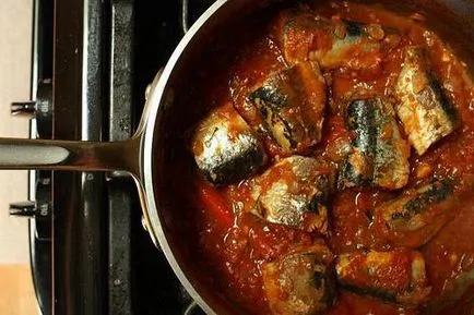 Как да се готви рибни консерви в доматен сос у дома