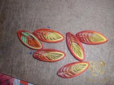 Hogyan készítsünk egy levél a fán, juharfalevele technikáját Quilling kezük