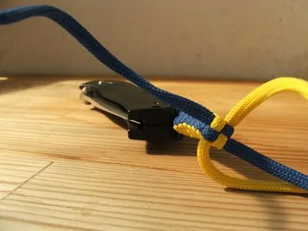 Cum de a lega un pătrat pentru jackknife lanyard