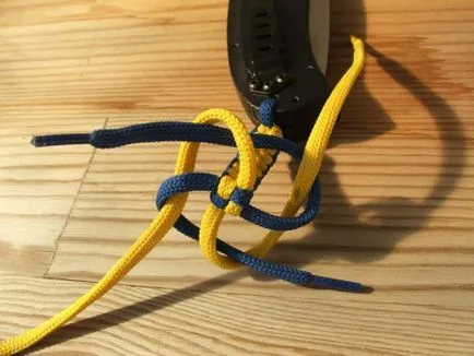 Cum de a lega un pătrat pentru jackknife lanyard