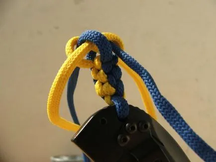 Cum de a lega un pătrat pentru jackknife lanyard