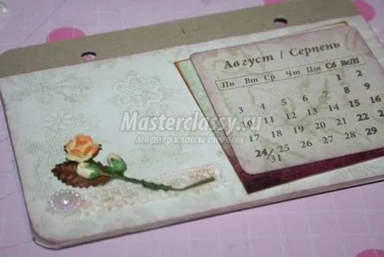 Calendarul în tehnici scrapbooking