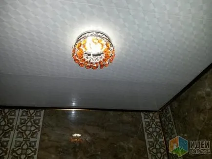 Керамични плочки черупки и пясък, декоративни керамични плочки, душ кабина в сградата