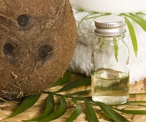 Prețul de nucă de cocos ulei la farmacie, utilizarea și aplicarea de păr