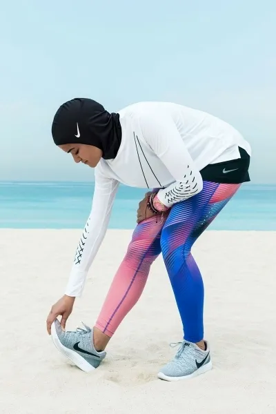 Compania a lansat Nike hijab sport pentru sportivelor musulmani