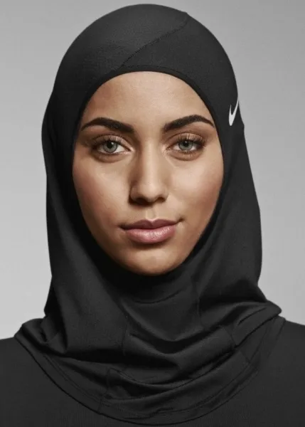 Compania a lansat Nike hijab sport pentru sportivelor musulmani