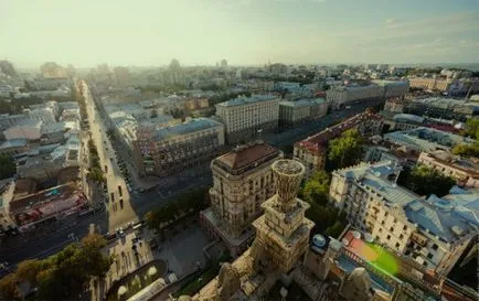 Khreshchatyk, hova menjen, mit látni, ahol pihenni Kijevben