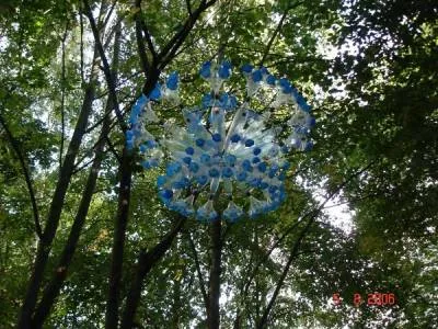 Candelabre și ghirlande de sticle de plastic