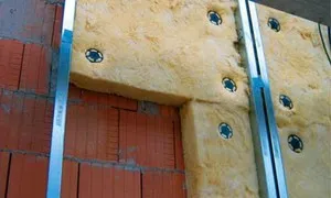 Минерална вата за характеристиките на фасадата на материала на фасадни изолация технология мазилка
