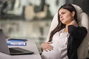 Dacă și modul în care legea îi este permis să respingă o femeie gravidă să lucreze