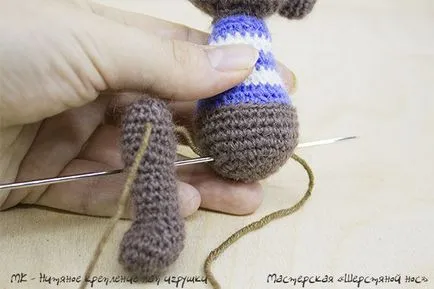 O modalitate de a înfãºuraþi jucării labele de fixare tricotate - Masters Fair - manual,