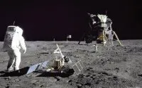 Първият човек на Луната
