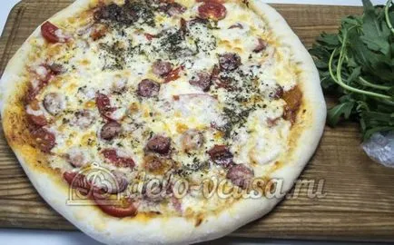 Pizza cu cârnați și reteta de tomate cu fotografie - pas cu pas pizza de casa cu cârnați