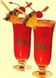 Lépésről lépésre Singapore Sling koktélok