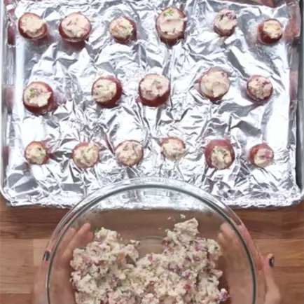 Lépésről lépésre recept a burgonyát héjában sajttal töltelék - burgonyát a bőr recept a kemencében fotók