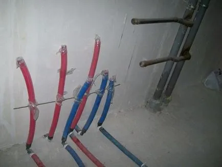 Idei despre cum se ascunde țevile de încălzire în apartament în fotografie