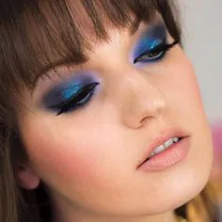 Este make-up a kezüket egy divatos hazafelé