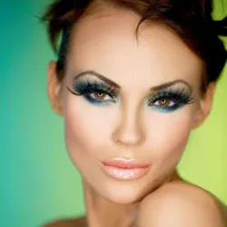 Este make-up a kezüket egy divatos hazafelé