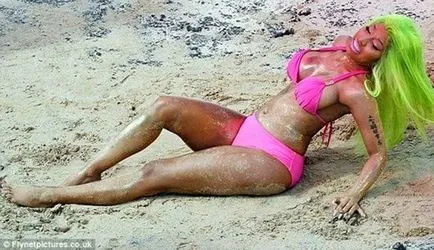 Este vorba despre pyshnozadaya papa Niki Minazh într-un bikini fotografii