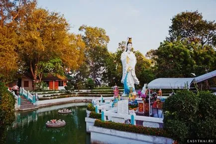 Pratamnak хълм златна статуя на Буда и платформата за наблюдение