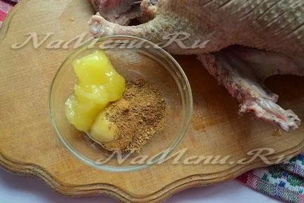 Sült kacsa almával és burgonya a sütőben recept egy fotó