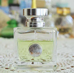 Női parfümök és eau de toilette Versace kristály rózsaszín és zöld (fotó)