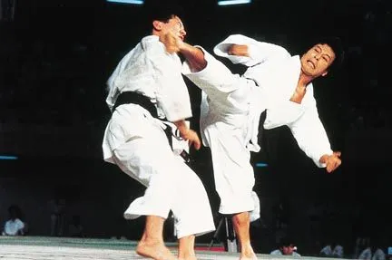 Cum de a învăța cum să lupte karate