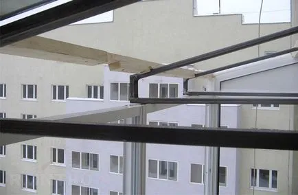 Hogyan készítsünk egy tető vagy mennyezet az erkélyen, a legfelső emeleten