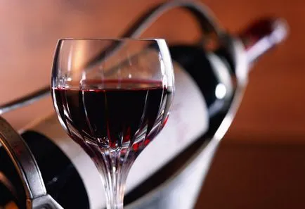 Hogyan készítsünk bort a szilva otthon 3 egyszerű recept