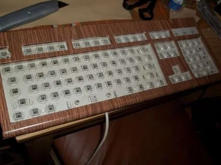 Tastatură «steampunk» stil