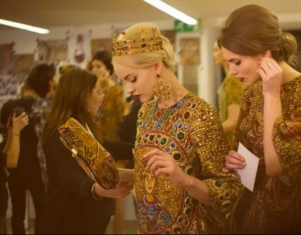 Грим Sofi Лорен от Dolce & усилвател; Gabbana - един - мода перла