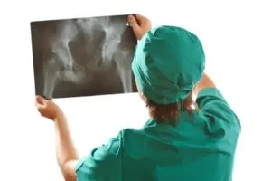 MRI на сакрума и опашната кост, сакрален гръбначния стълб, който показва подготовката, или рентгеново
