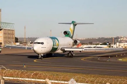 Un avion de pasageri Boeing-727 fotografii, caietul de sarcini, comentarii