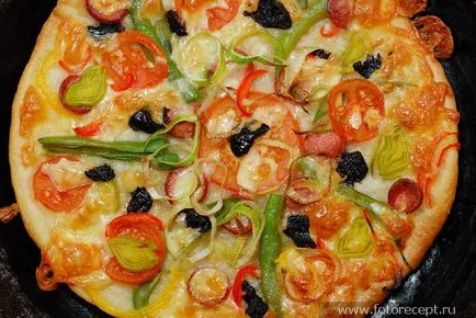 Pizza este subțire și crocante, rețete simple,