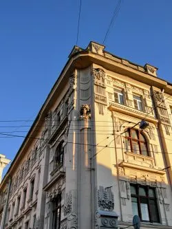 Miért Magyarországon nem épít bérházakban