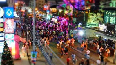 Patong Beach Phuket - olyan terület, ahol az élet nem szűnik még éjszaka