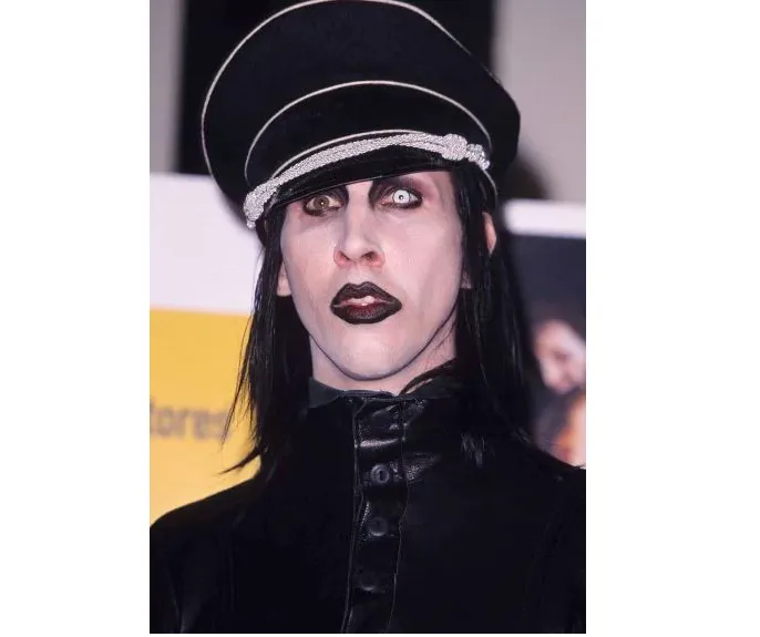 19 fapte neobișnuite despre un tip pe nume Marilyn Manson iad