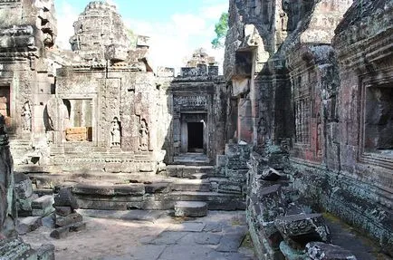 A nyomvonal - Lara Croft Ta Prohm - Angkor, felszívódik a dzsungelben