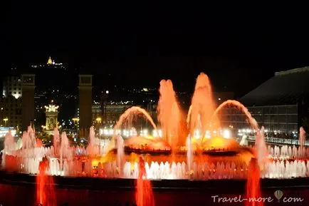 Cântând Fântâna de Montjuic din Barcelona