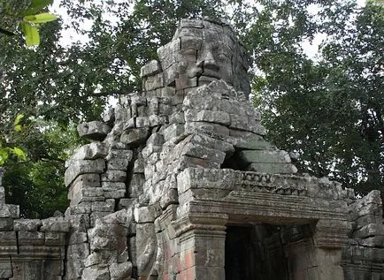 A nyomvonal - Lara Croft Ta Prohm - Angkor, felszívódik a dzsungelben