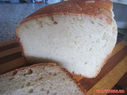 Egy egyszerű recept, házi kenyeret a kemencében sütés