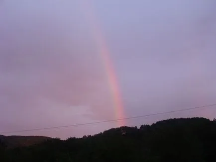 Rainbow - legământul Domnului din popor - să stea pe un curcubeu