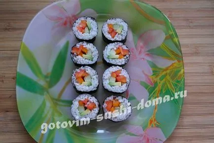 Rolls zöldségekkel, sushi előkészítés otthon