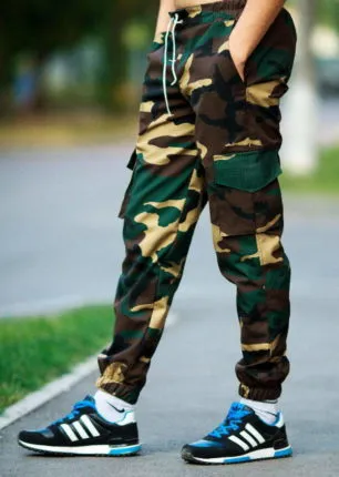 Din ceea ce sa poarte pantaloni de camuflaj fată