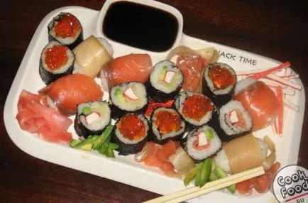 Sashimi, sushi és tekercs recept egy fotó