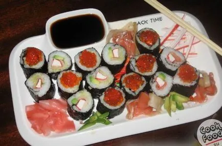 Sashimi, sushi és tekercs recept egy fotó