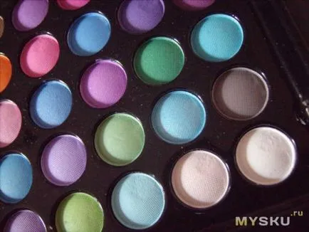 66 Paleta de culori pensula pudra eyeshadow fard corector sclipici - sac cu cosmetice
