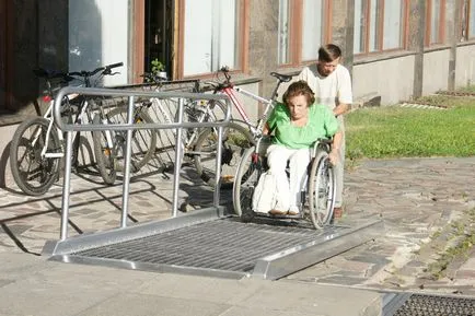 Lățimea rampei pentru persoanele cu handicap și a echipamentului său