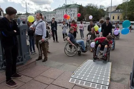 A szélessége a rámpa a fogyatékkal élők és a berendezések