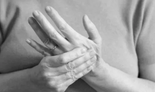 як лікувати суглоби рук в домашніх умовах